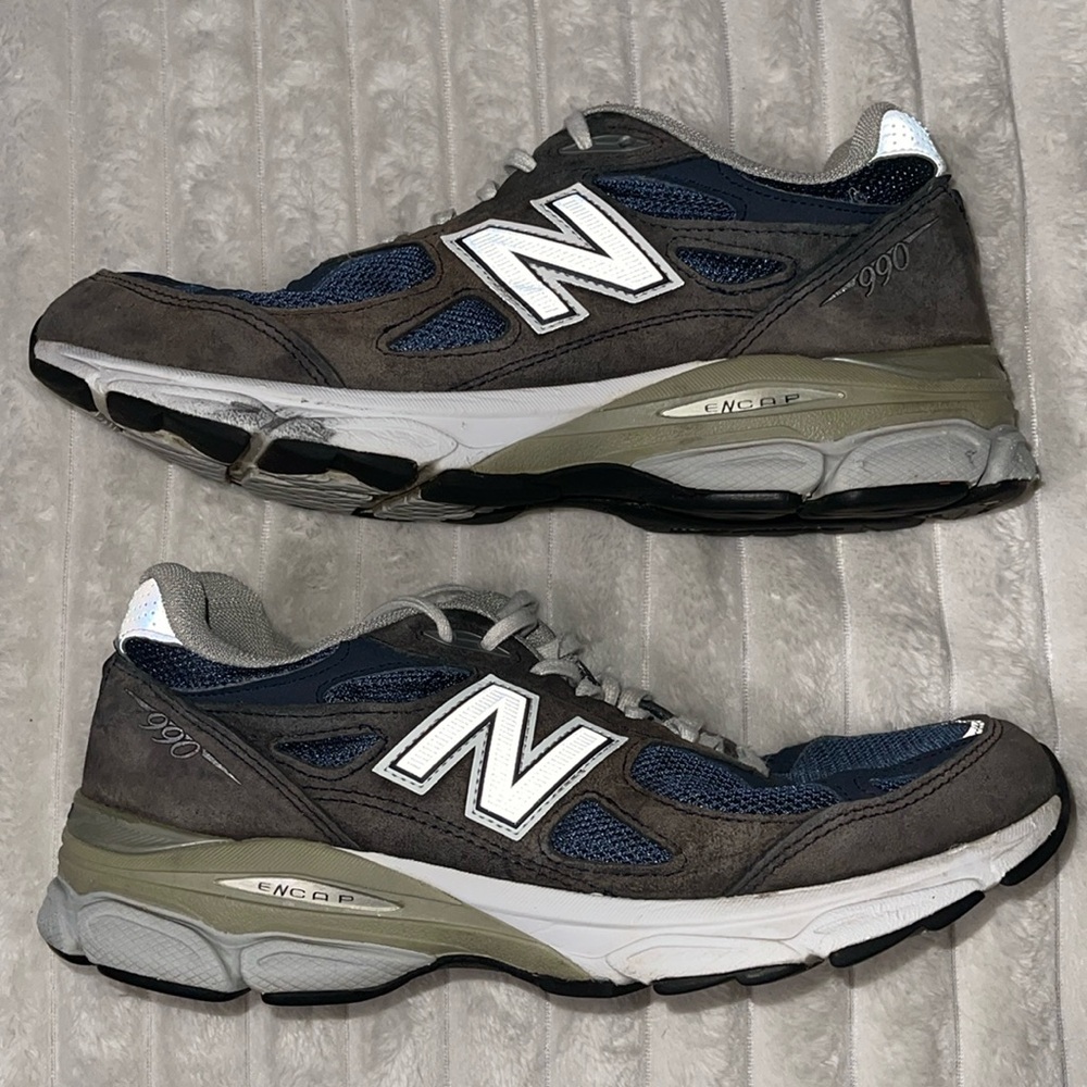 New Balance 990 | Size 8 Men / Women 10